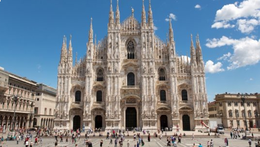 Car rental with driver for Duomo di Milano