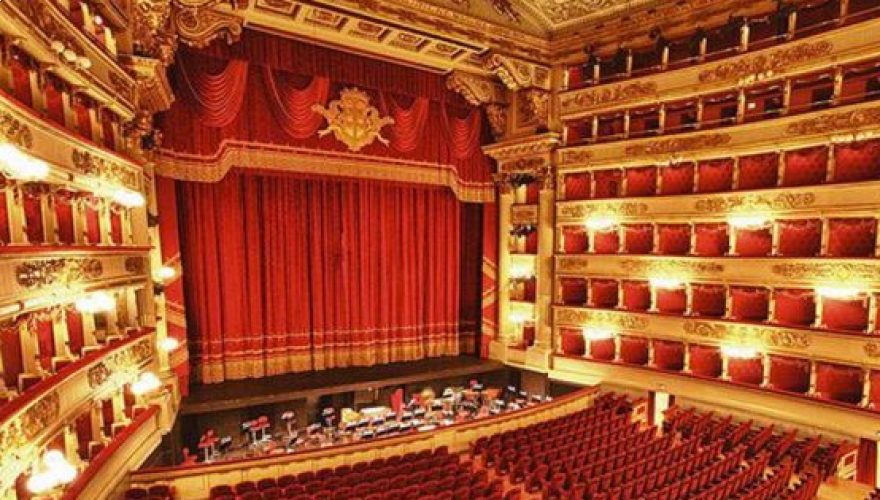 Car hire with driver Teatro alla Scala in Milan